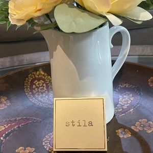 Stila  “Kitten” highlighter